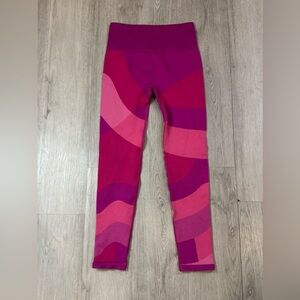 Fabletics Women’s Pink Cropped Leggings Size Small